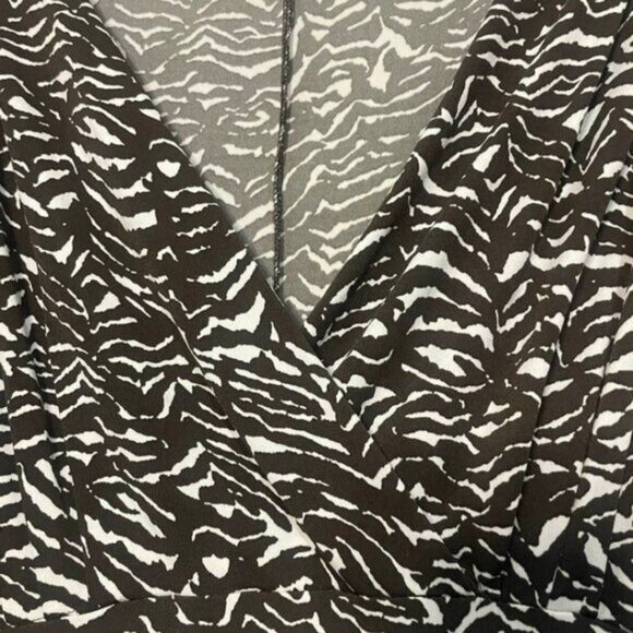 Josephine Studio Tiger Print Faux Wrap Dress – PL, Lightweight & Stretchy - Picture 6 of 12